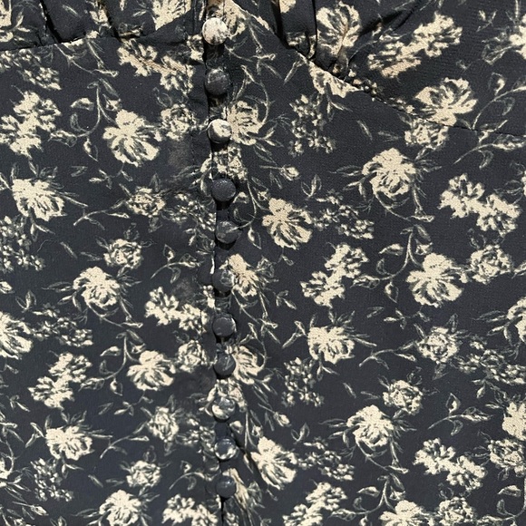 NWT ASTR The Label blouse SZ Small button detail w built in cami - Picture 4 of 5